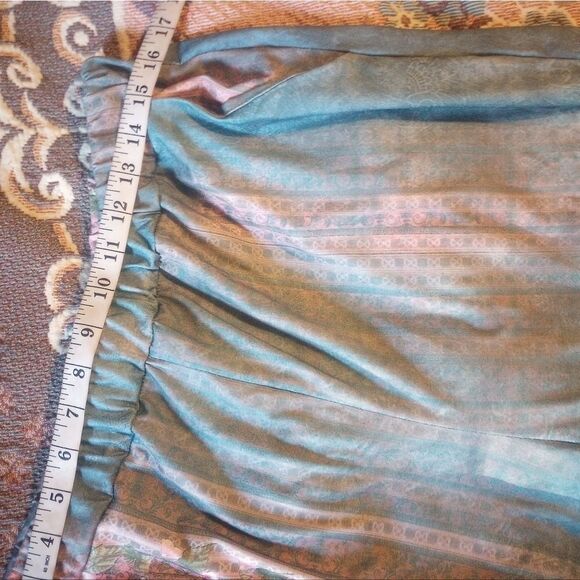 Elastic waist lace and floral cropped pants with pockets & scalloped hem… - Picture 5 of 9